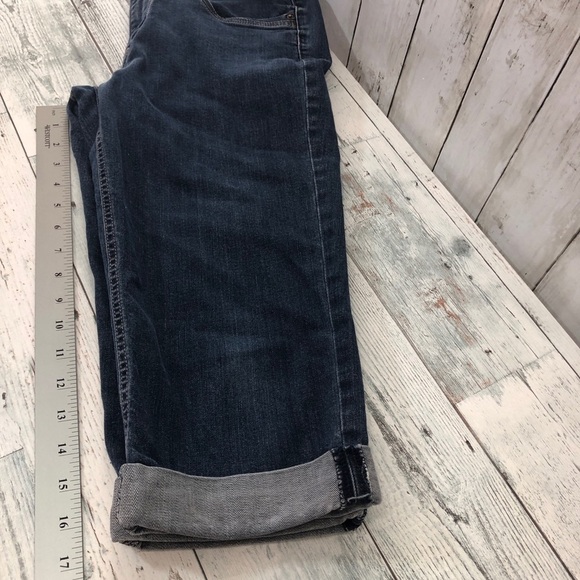 Levi’s Cuffed Capri/Crop Mid-Rise Jeans 4 - Picture 12 of 12